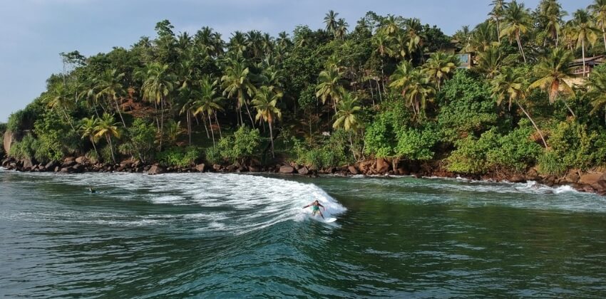 Sri Lanka surfing